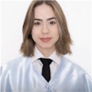 Graduada en magisterio de primaria por la universidad de Vigo, profesora de danza y clases particulares